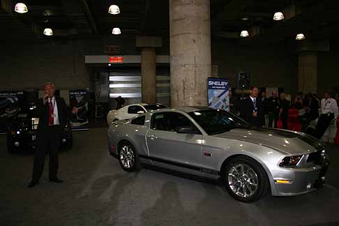 Shelby - Presentazione ufficiale della Shelby GTS al salone di New York 2011